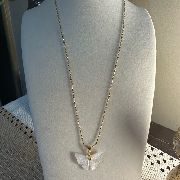 Elegant Shell Butterfly Pendant on Chain - Picture 9 of 10